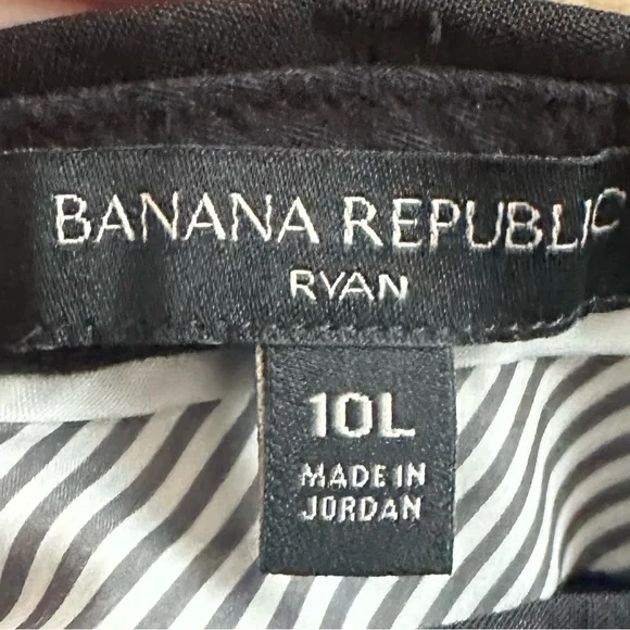 Banana republic, black slacks, size 10L, made with soft but strong material - Picture 5 of 7